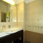 Eko-pokoje W Krynicy Morskiej-piaski W Osrodku Kolonijnym 3* Nowa Karczma