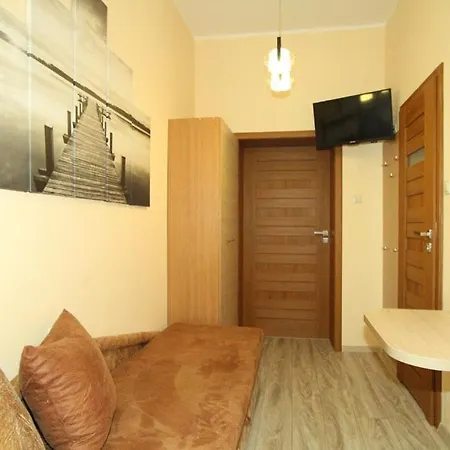 Eko-pokoje W Krynicy Morskiej-piaski W Osrodku Kolonijnym 3*