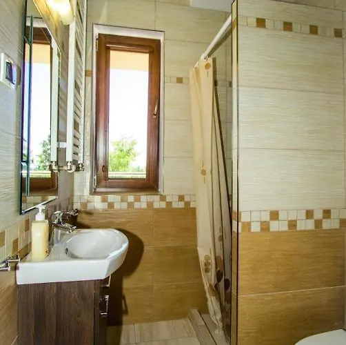 Konukevi Eko-pokoje W Krynicy Morskiej-piaski W Osrodku Kolonijnym Nowa Karczma (Nowy Dwor Gdanski)