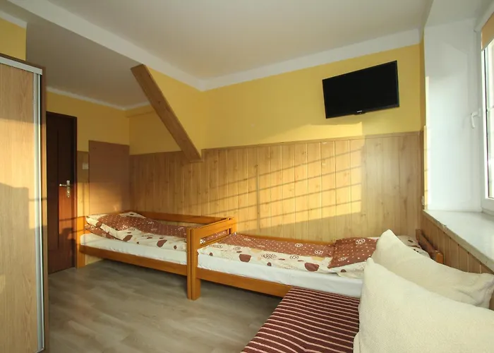 Eko-pokoje W Krynicy Morskiej-piaski W Osrodku Kolonijnym Konukevi Nowa Karczma (Nowy Dwor Gdanski)